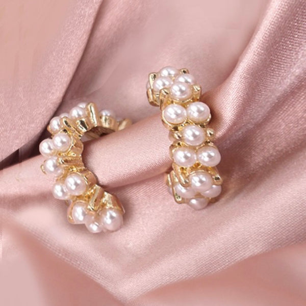 Ayla Huggie Pearl Earrings